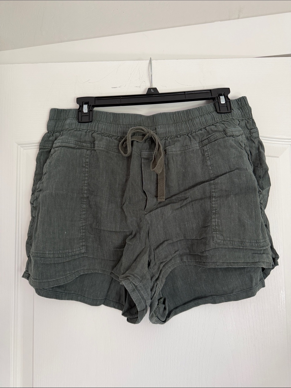 Women's Dark Olive Drawstring Linen Blend Shorts